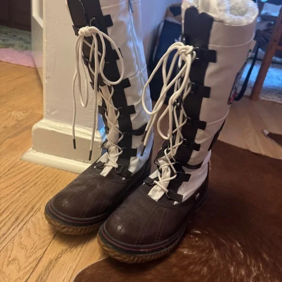 Pajar Snowboors size 10 women - Picture 2 of 6